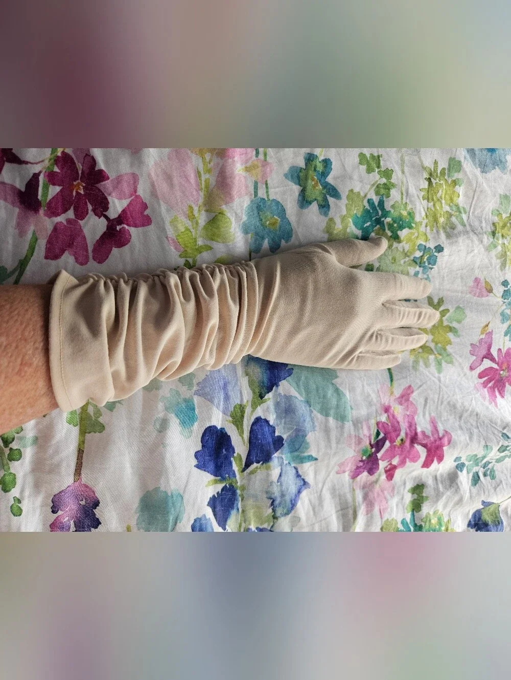 60s Elegant Women's Long Ruched Gloves in Nude